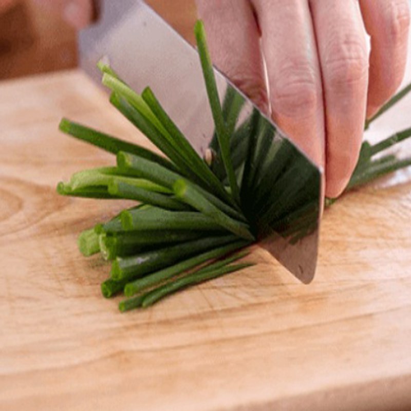 Bước 1 Sơ chế nguyên liệu Cá trứng chiên bơ tỏi