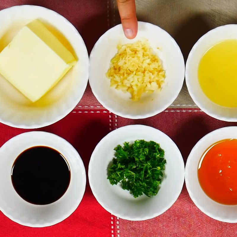 Bước 1 Sơ chế nguyên liệu Cá hồi nướng tỏi mật ong