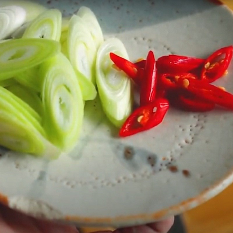 Bước 1 Sơ chế nguyên liệu Mì Udon sốt bơ đậu phộng