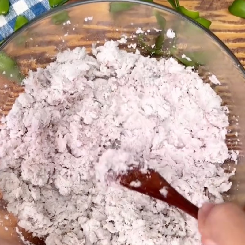 Bước 1 Sơ chế nguyên liệu Khoai môn chiên xù nhân phô mai(Công thức từ kênh tiktok Cách Nấu Ngon cùng điện máy XANH)