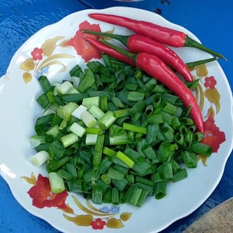 Bước 1 Sơ chế nguyên liệu Cá linh kho mía