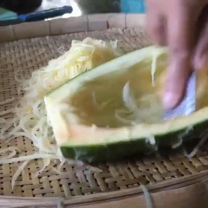 Bước 1 Sơ chế nguyên liệu Gỏi đu đủ tôm khô