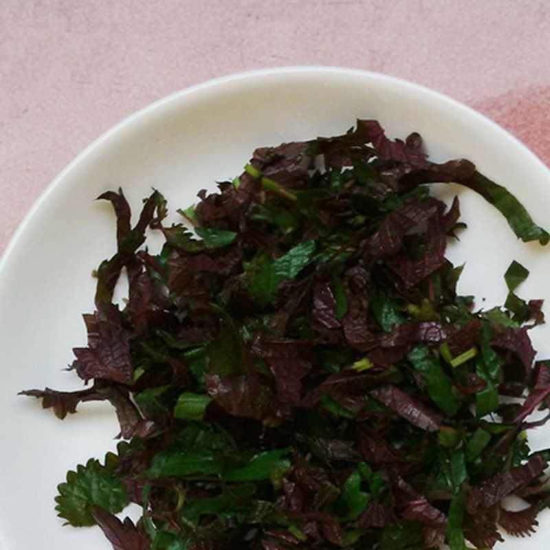 Bước 1 Sơ chế nguyên liệu Cháo trứng gà tía tô