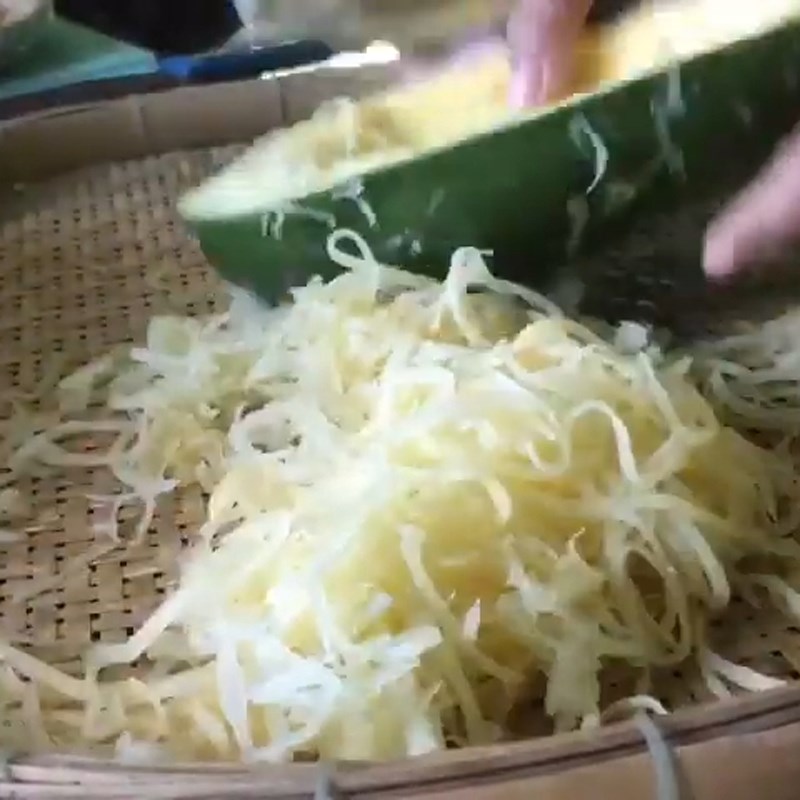 Bước 1 Sơ chế nguyên liệu Gỏi đu đủ tôm khô