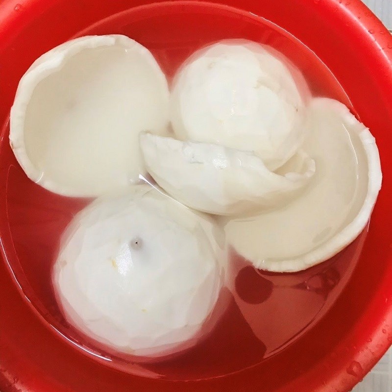 Bước 1 Sơ chế nguyên liệu Mứt dừa sữa (công thức được chia sẻ từ người dùng)