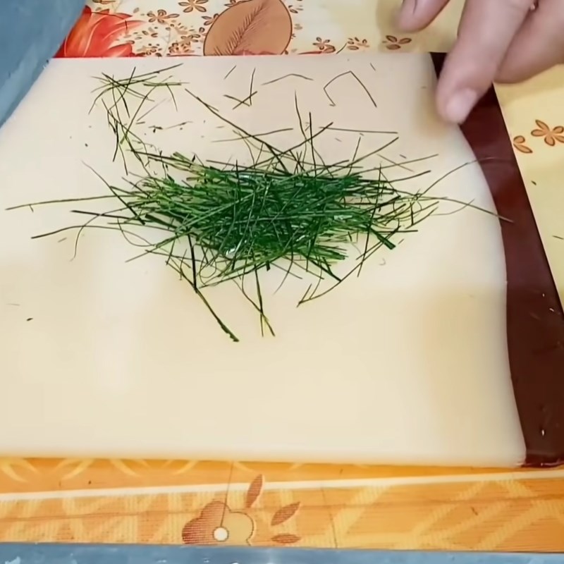 Bước 1 Sơ chế nguyên liệu Nộm gà xé phay