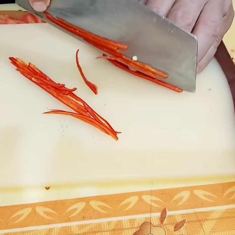 Bước 1 Sơ chế nguyên liệu Nộm gà xé phay