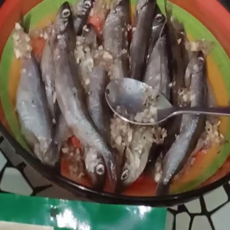 Bước 1 Sơ chế nguyên liệu Cá trứng chiên xù