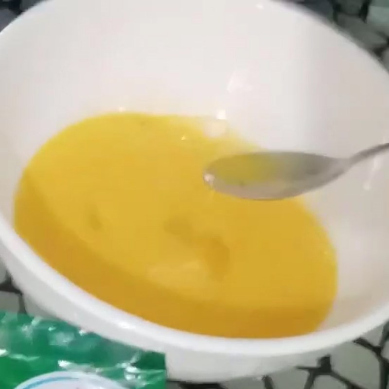 Bước 1 Sơ chế nguyên liệu Cá trứng chiên xù