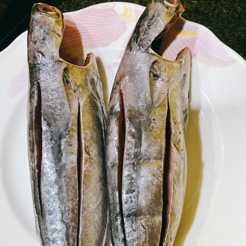 Bước 1 Sơ chế nguyên liệu Cá ồ hấp cuốn bánh tráng