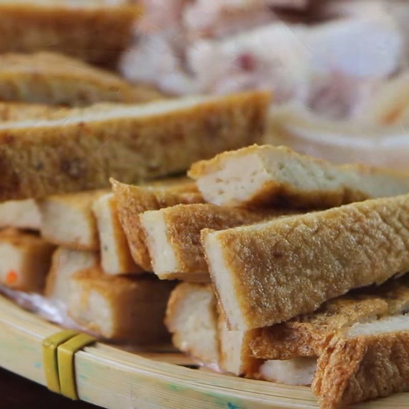 Bước 1 Sơ chế nguyên liệu Bún mắm nêm chả cá
