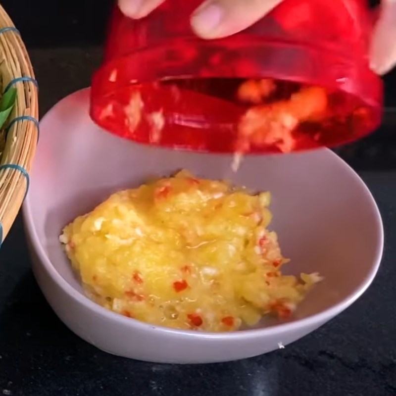 Bước 1 Sơ chế nguyên liệu Bún mắm nêm thịt quay