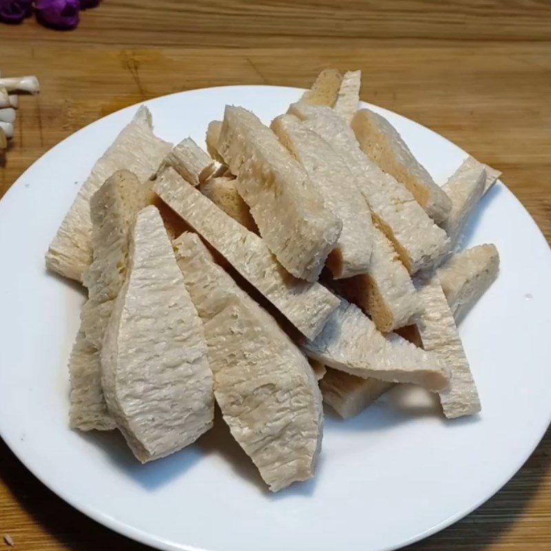Bước 1 Sơ chế nguyên liệu Sườn non chay kho tiêu