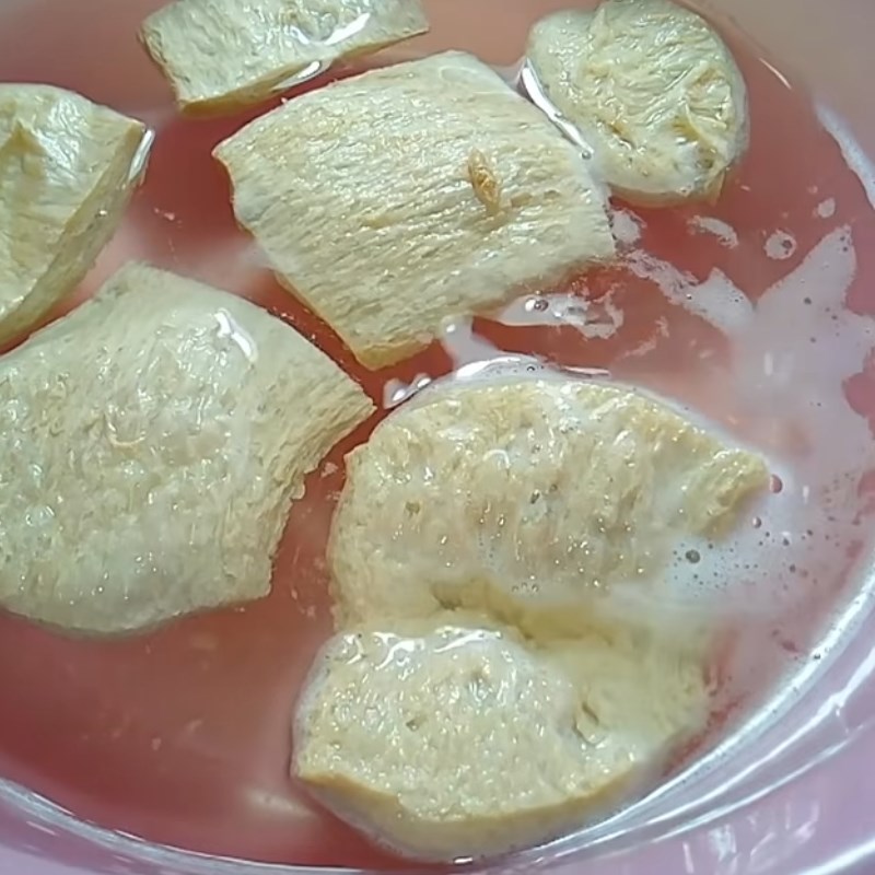 Bước 1 Sơ chế nguyên liệu Sườn non chay kho sả ớt