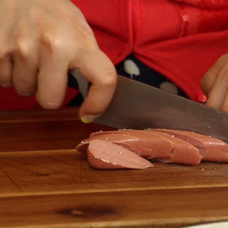 Bước 2 Sơ chế nguyên liệu Lẩu mì Hàn Quốc