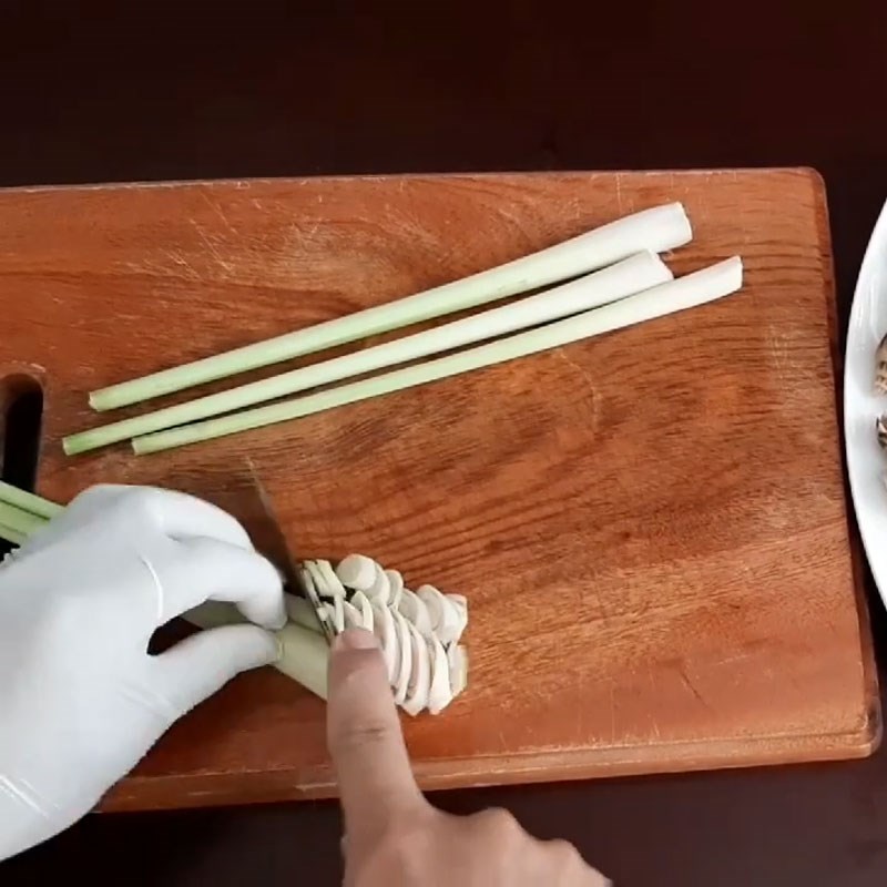 Bước 1 Sơ chế nguyên liệu Ốc hương hấp sả