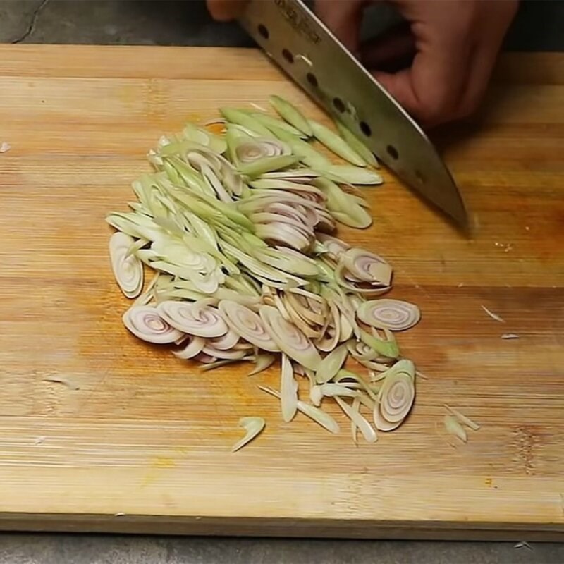 Bước 1 Sơ chế nguyên liệu Lẩu gà nước dừa