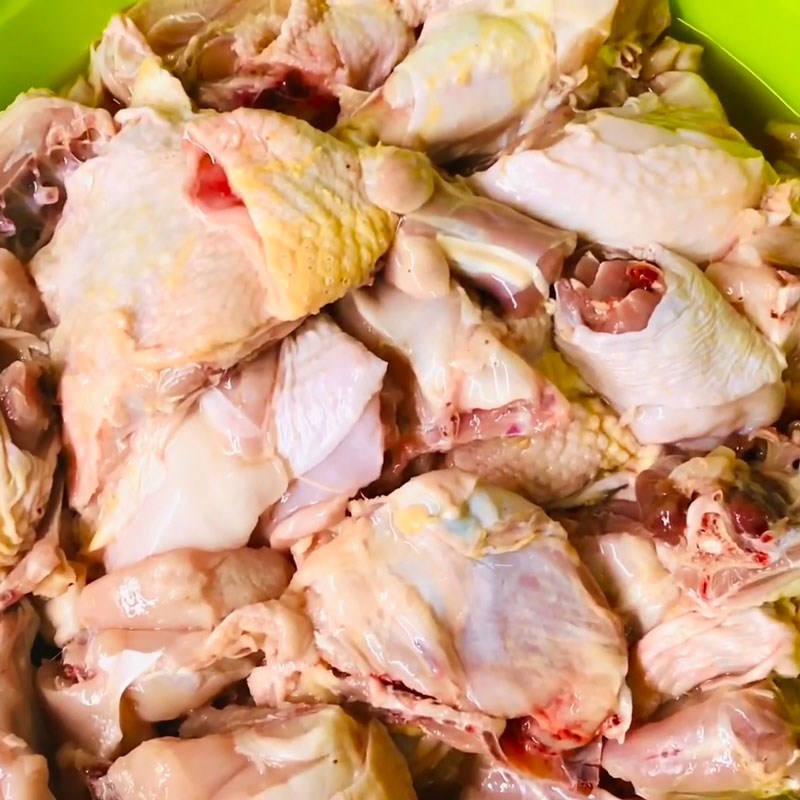 Bước 1 Sơ chế nguyên liệu Gà ủ mía