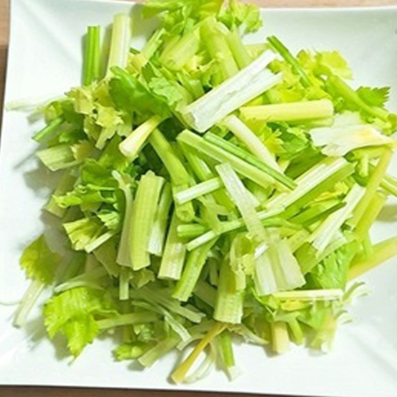 Bước 1 Sơ chế nguyên liệu Bạch tuộc xào cần tây