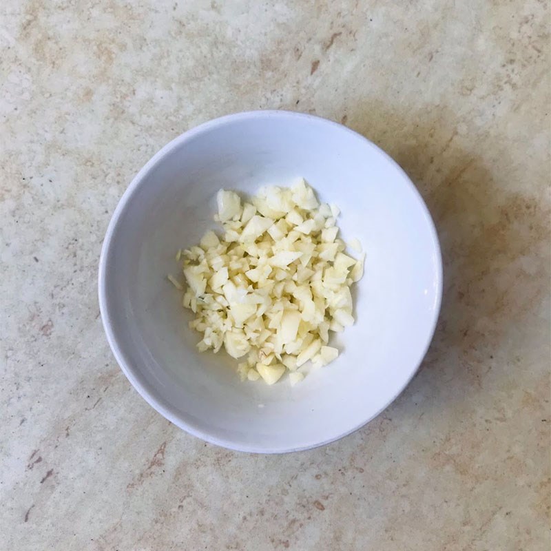 Bước 1 Sơ chế nguyên liệu Bắp cải xào cà chua