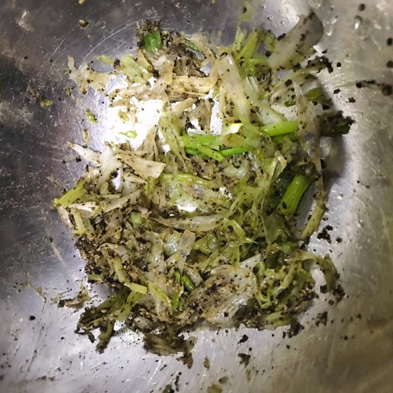 Bước 1 Sơ chế nguyên liệu Canh bí đỏ thịt bằm