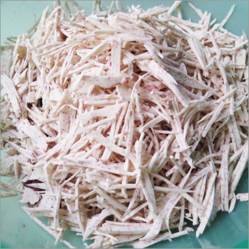 Bước 1 Sơ chế nguyên liệu Bột chiên khoai môn trứng
