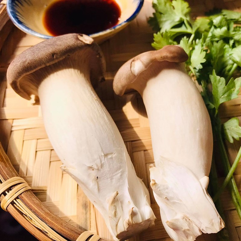 Bước 1 Sơ chế nguyên liệu Nấm đùi gà chiên