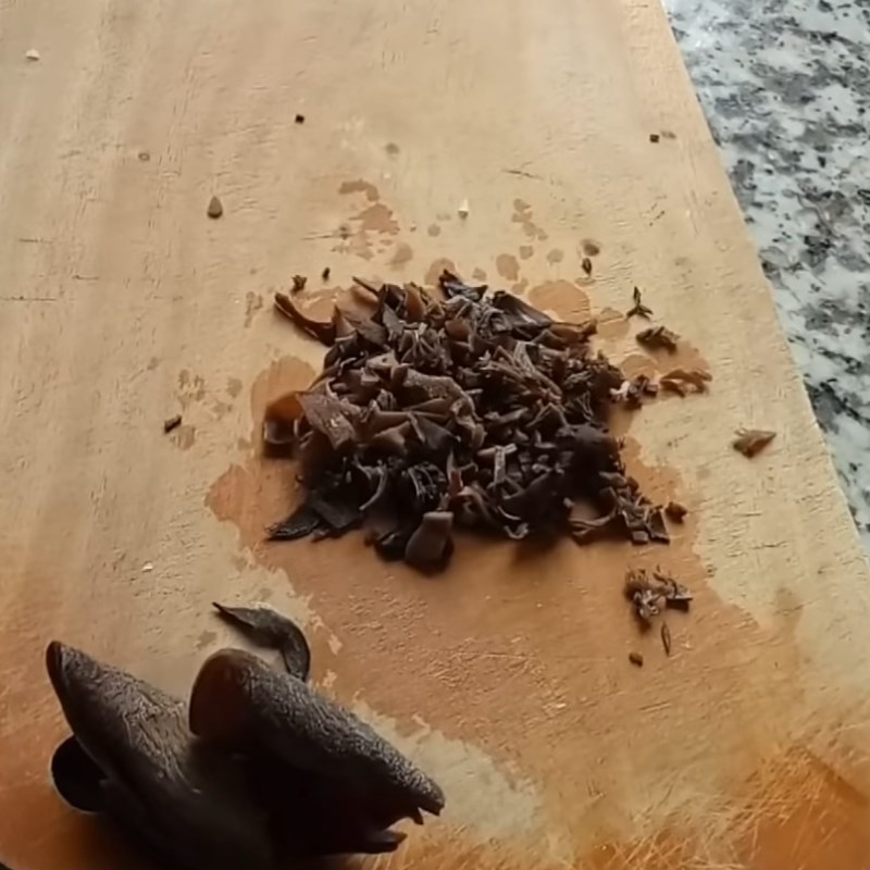 Bước 1 Sơ chế nguyên liệu Chả trứng muối
