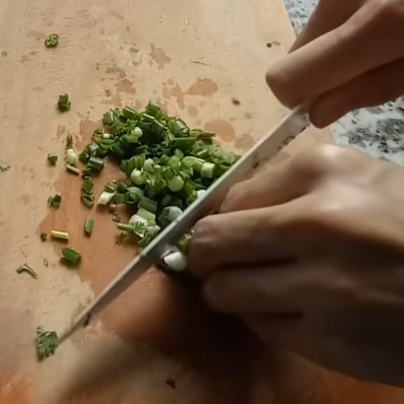 Bước 1 Sơ chế nguyên liệu Chả trứng muối