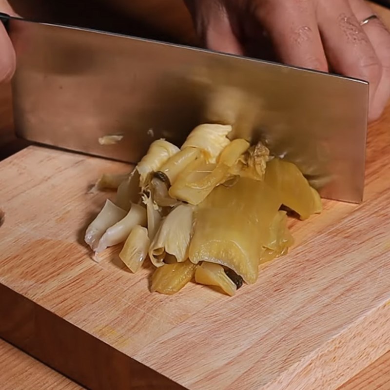Bước 1 Sơ chế nguyên liệu Canh cải chua thịt heo