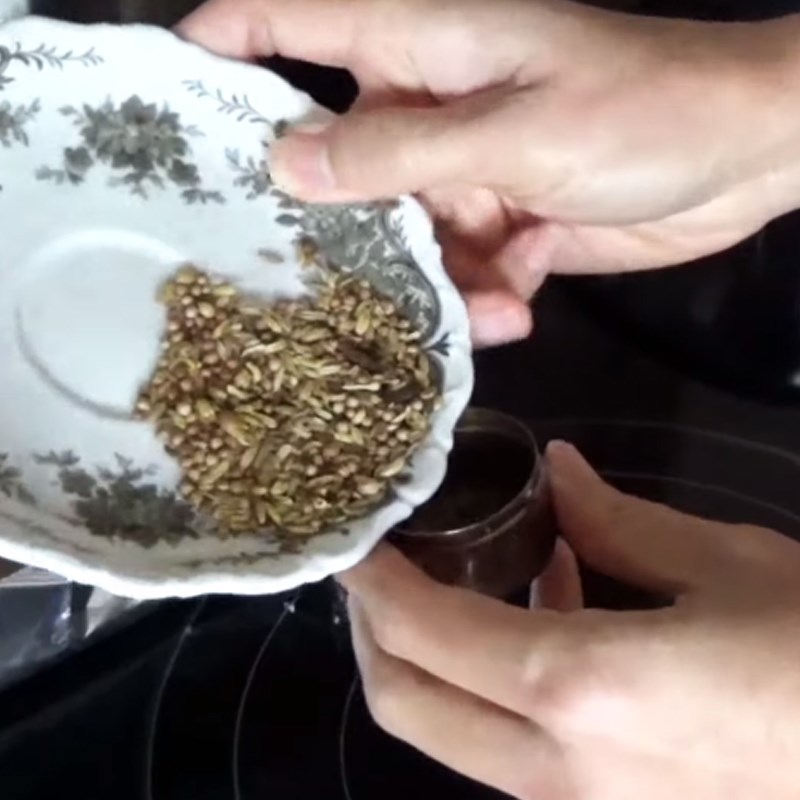 Bước 1 Sơ chế nguyên liệu Phở heo