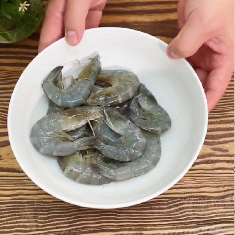 Bước 1 Sơ chế nguyên liệu Bánh tôm chiên Tây Hồ (Công thức được chia sẻ từ Tiktok Cách Nấu Ngon cùng Cách Nấu Ngon)