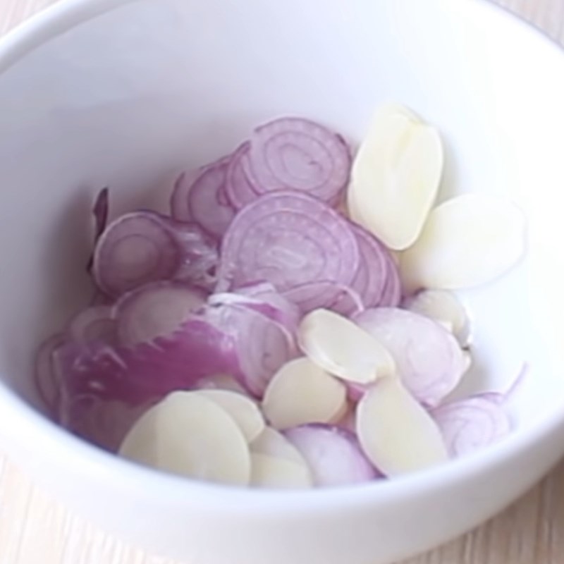 Bước 1 Sơ chế nguyên liệu Chả tôm Huế