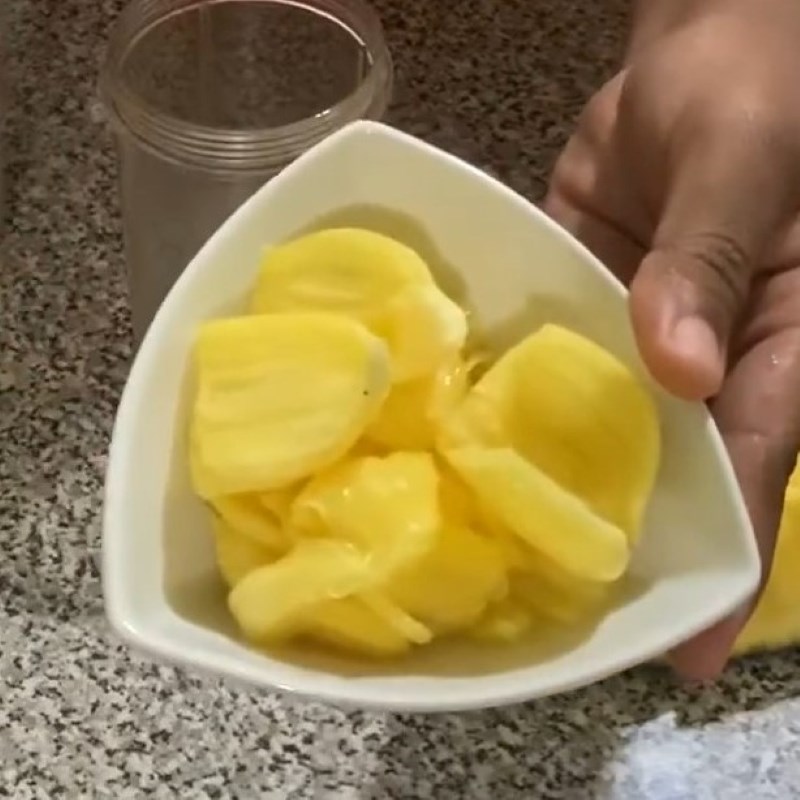 Bước 1 Sơ chế nguyên liệu Sinh tố mít chuối