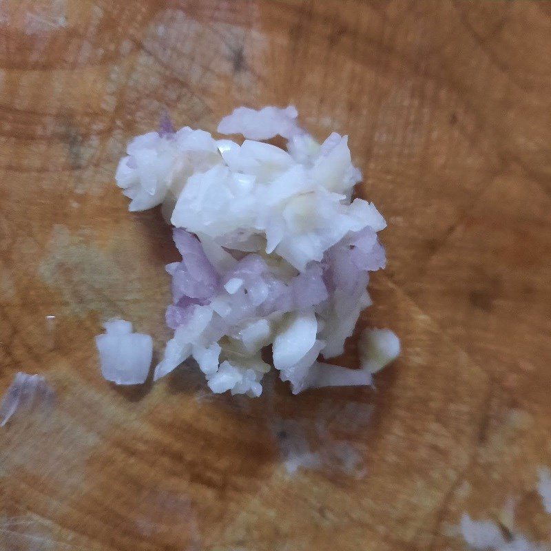 Bước 1 Sơ chế nguyên liệu Tôm sốt cà chua (công thức được chia sẻ từ người dùng)