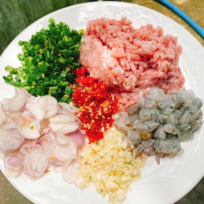 Bước 1 Sơ chế nguyên liệu Bánh bột lọc Huế