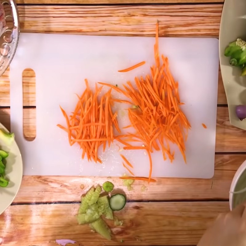 Bước 1 Sơ chế nguyên liệu Nộm bắp bò thập cẩm