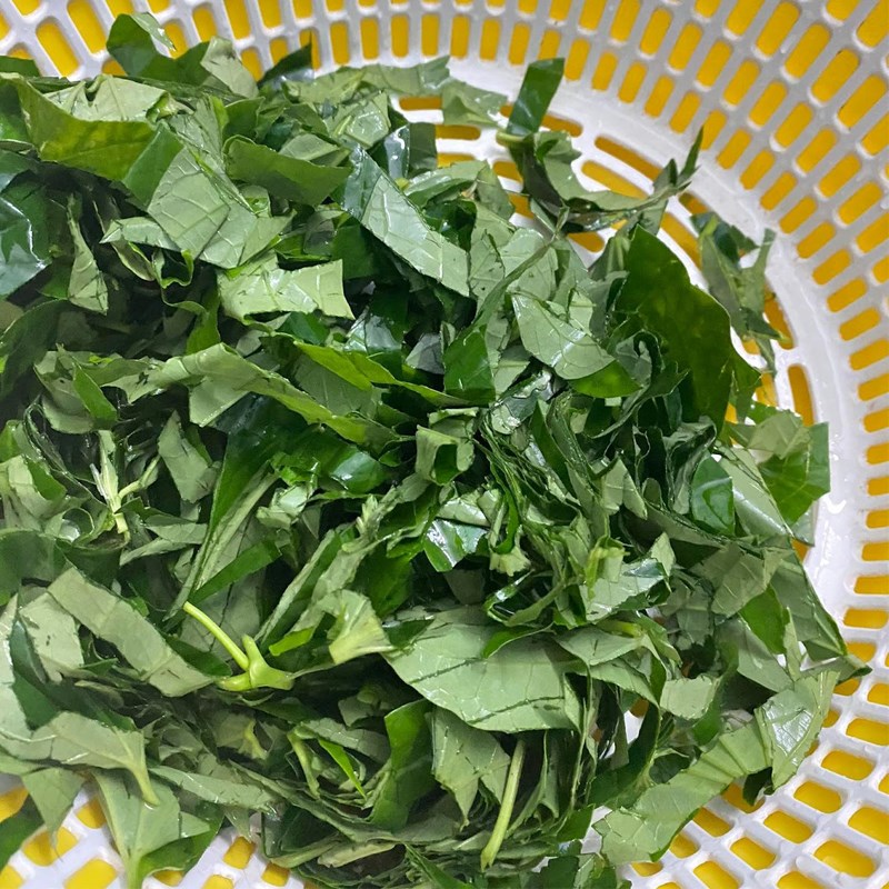 Bước 1 Sơ chế nguyên liệu Măng xào lá lốt