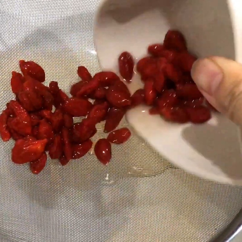 Bước 1 Sơ chế nguyên liệu Đuôi bò hầm củ sen