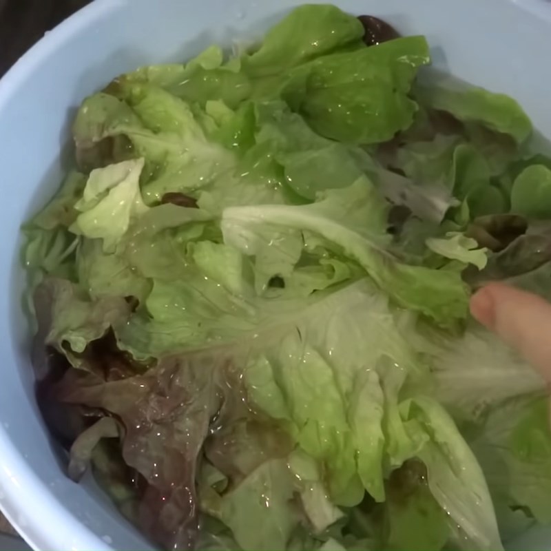 Bước 2 Sơ chế nguyên liệu phụ Bánh tôm chiên khoai lang