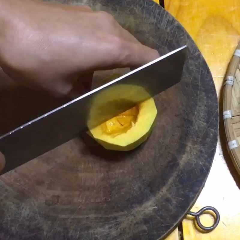 Bước 2 Sơ chế nguyên liệu phụ Cháo thịt bò bí đỏ