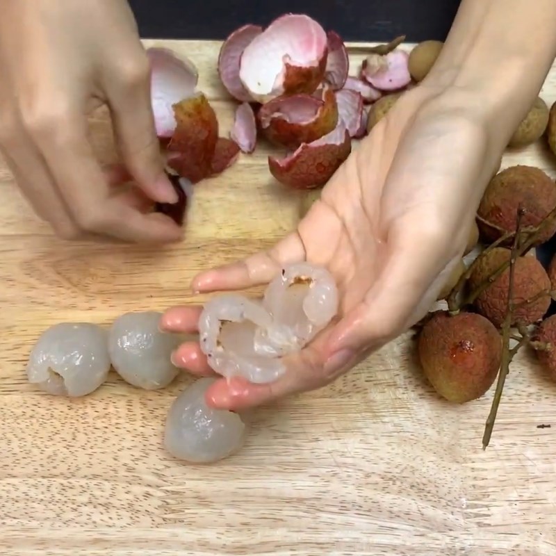 Bước 1 Sơ chế nhãn, vải, táo Sinh tố nhãn vải táo