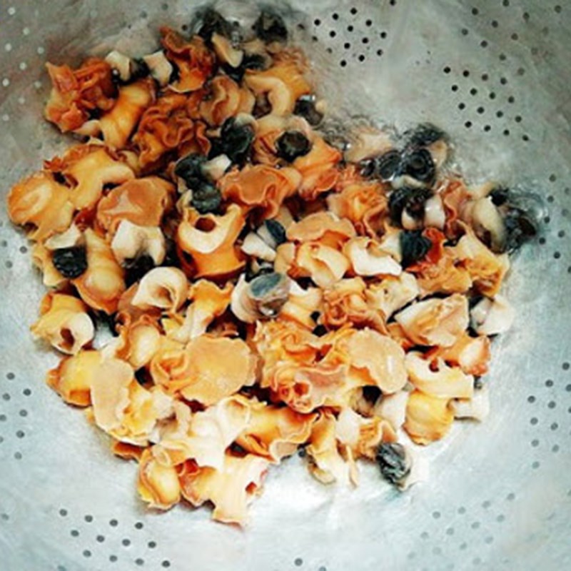 Bước 1 Sơ chế ốc Ốc nấu chuối đậu