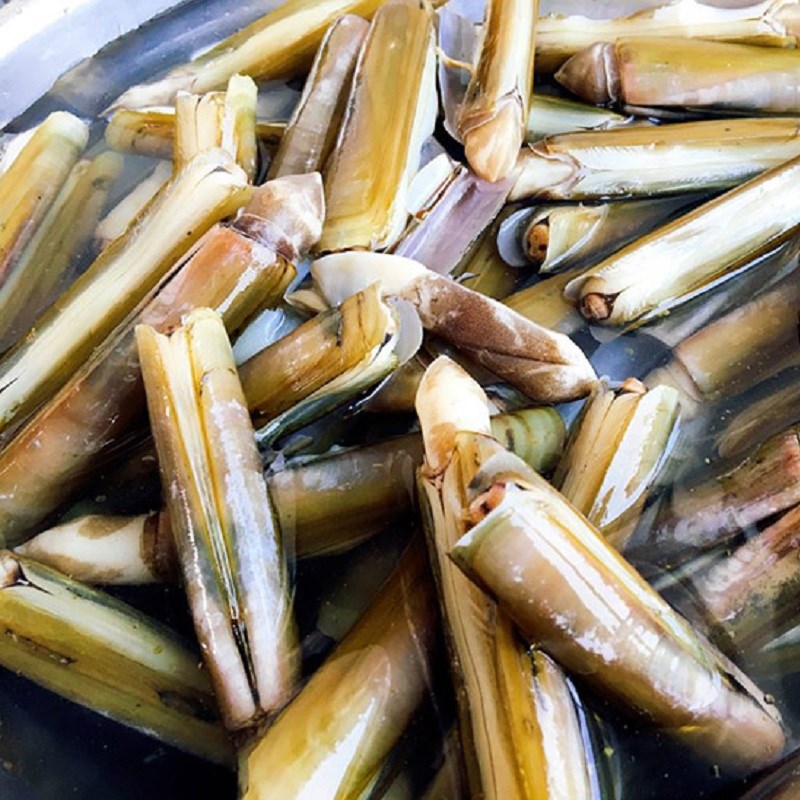Bước 1 Sơ chế ốc móng tay và các nguyên liệu khác Ốc móng tay xào bơ tỏi