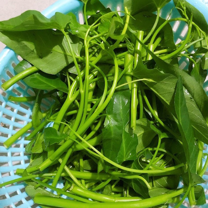 Bước 2 Sơ chế rau củ Lẩu mắm ruốc (công thức được chia sẻ từ người dùng)