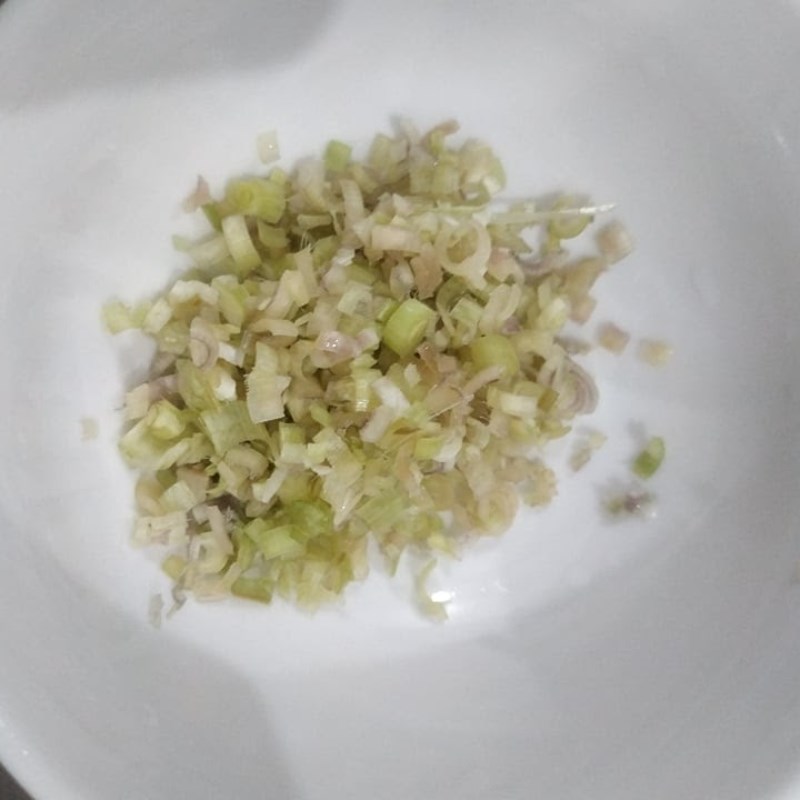 Bước 1 Sơ chế rau củ Bánh tráng lụi (công thức được chia sẻ từ người dùng)