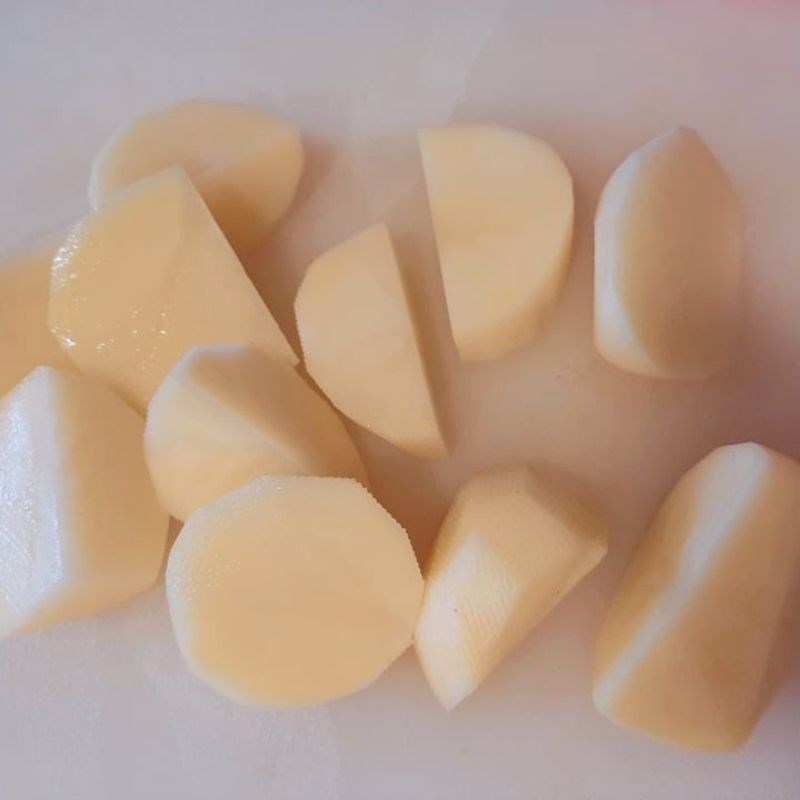 Bước 2 Sơ chế rau củ Sườn cừu hầm rau củ