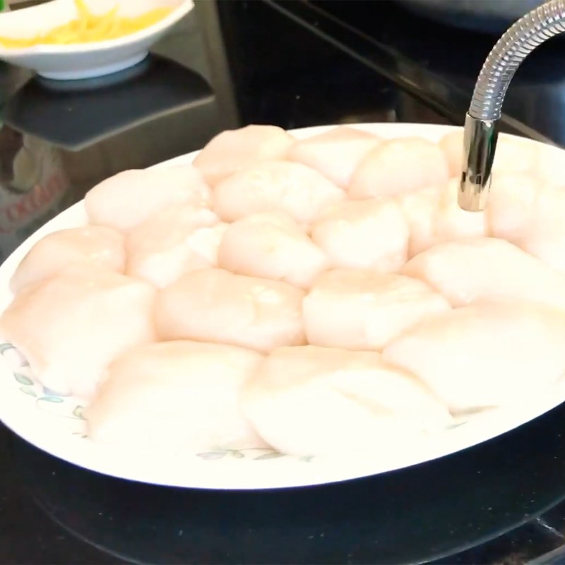 Bước 3 Sơ chế sò điệp Cháo cồi sò điệp rau củ