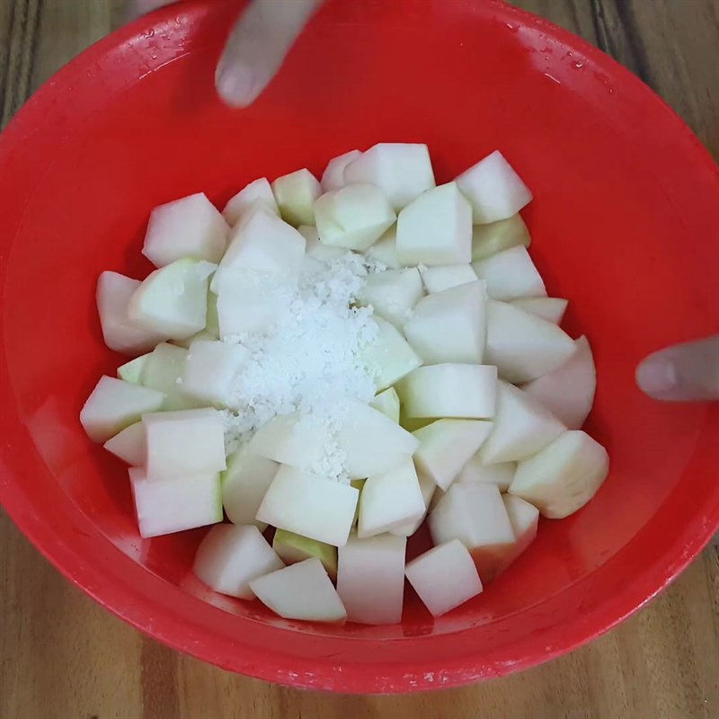 Bước 1 Sơ chế su hào Kim chi su hào