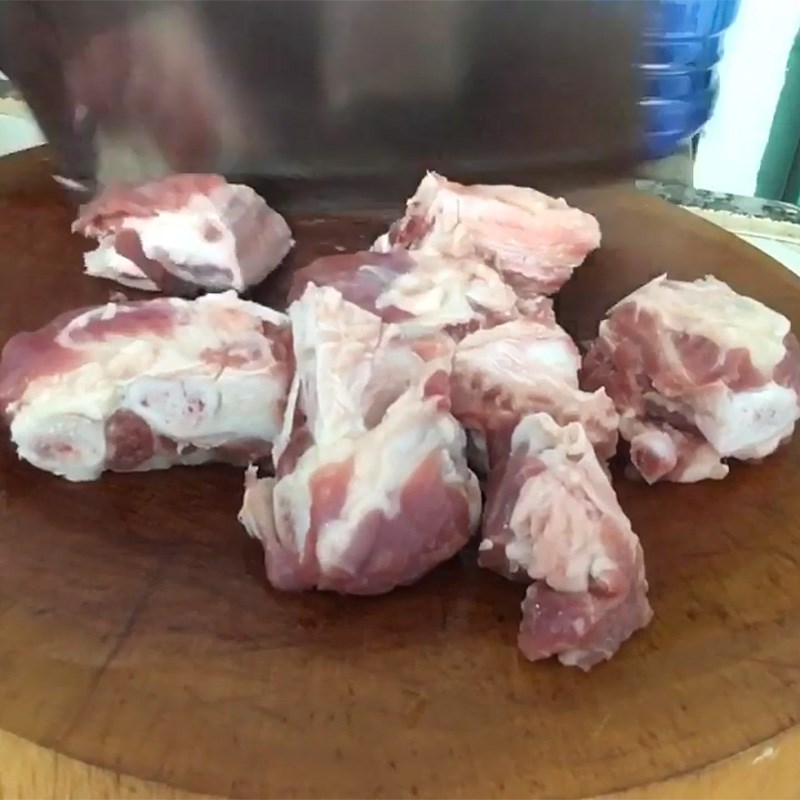 Bước 1 Sơ chế sườn bò Sườn bò hầm đu đủ